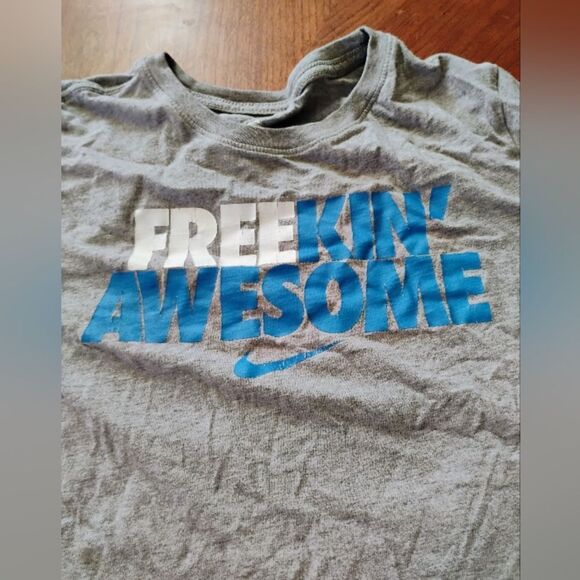 Nike Kids T-Shirt "Freekin' Awesome" - Size: XL (0964) - Picture 2 of 5